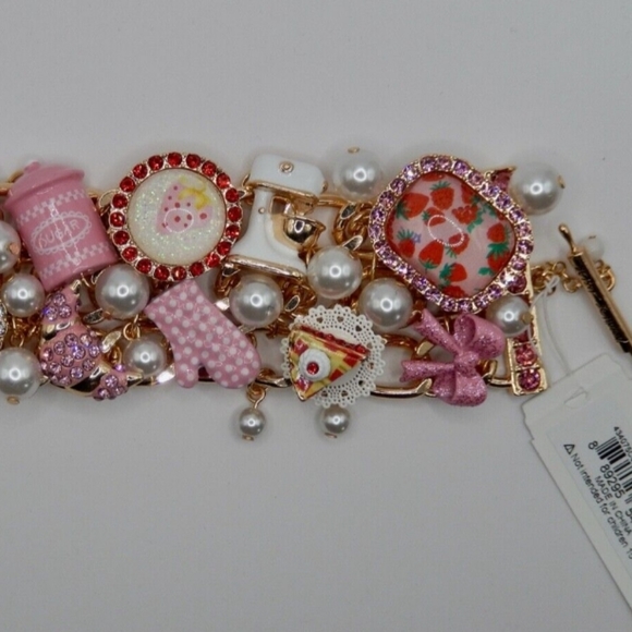 Betsey Johnson babycakes statement - Picture 3 of 7